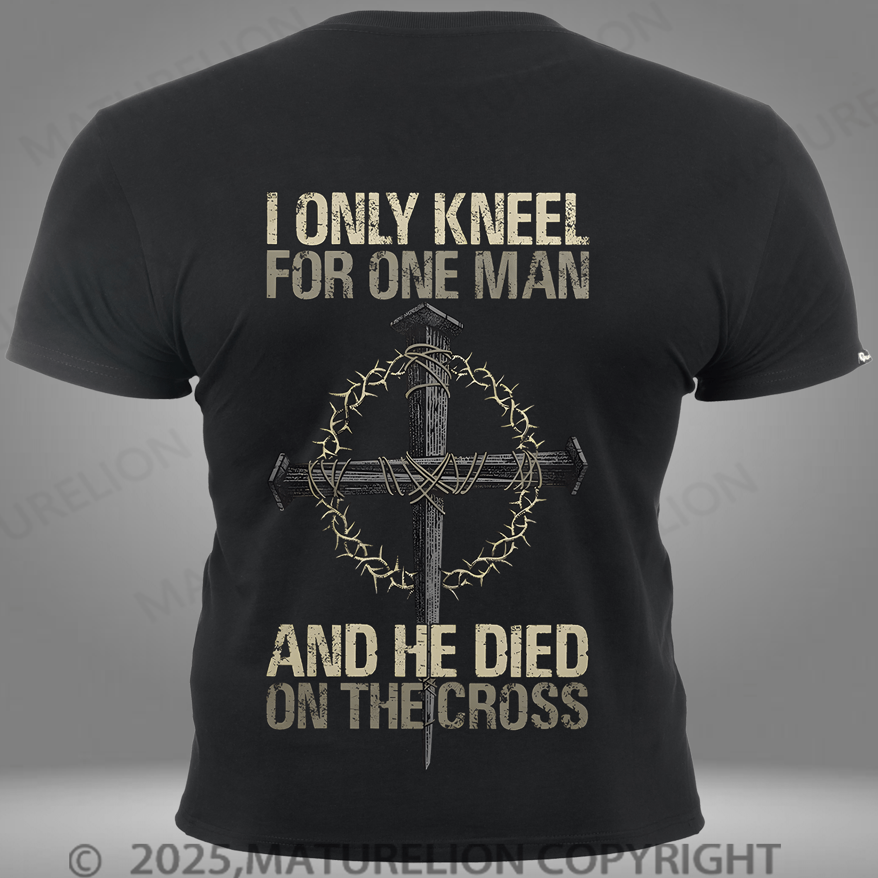 Maturelion Men's T-shirt I Only Kneel For One Man And He Died On The Cross Pocket T-Shirt