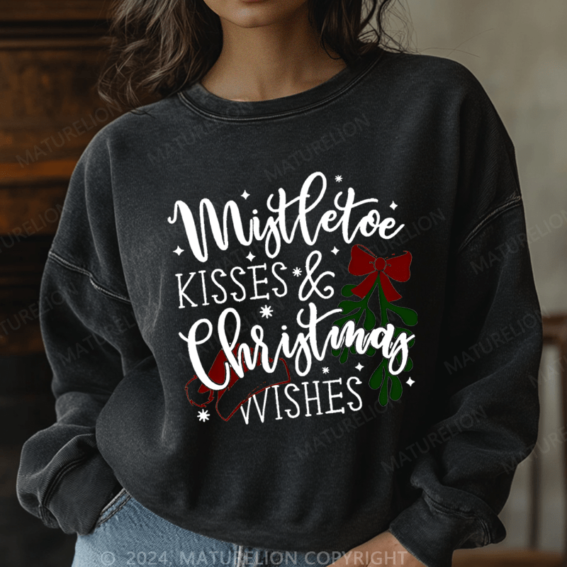 Maturelion Christmas Sweatshirt Mistletoe Kisses Christmas Wishes Women Sweatshirt