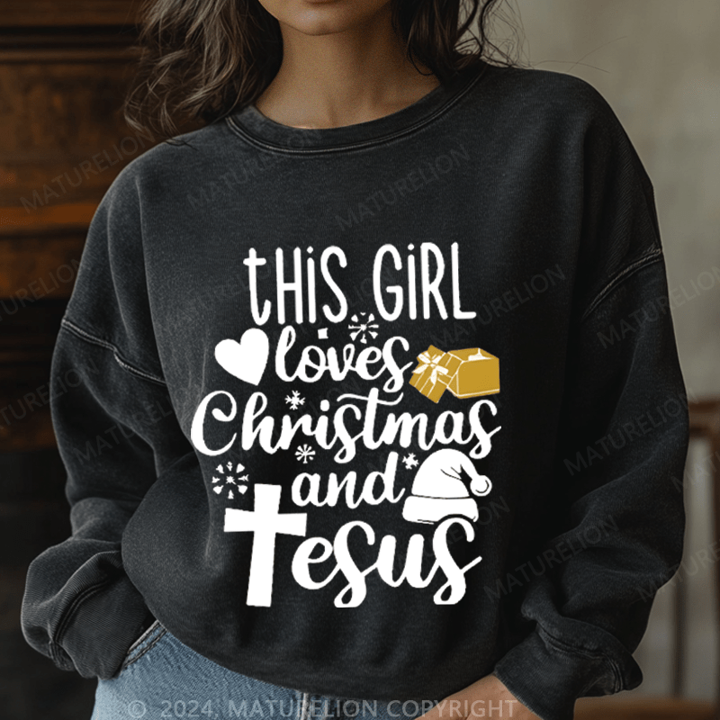 Maturelion Christmas Sweatshirt This Girl Loves Christmas And Juses Women Sweatshirt