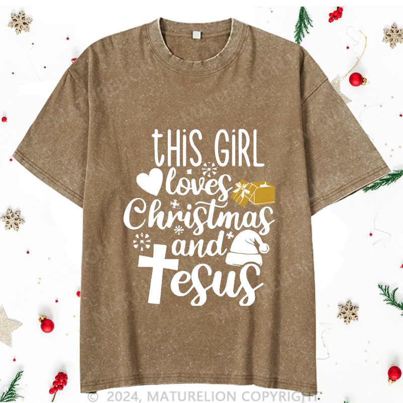 Maturelion Christmas T-Shirt This Girl Loves Christmas And Juses Women T-Shirt