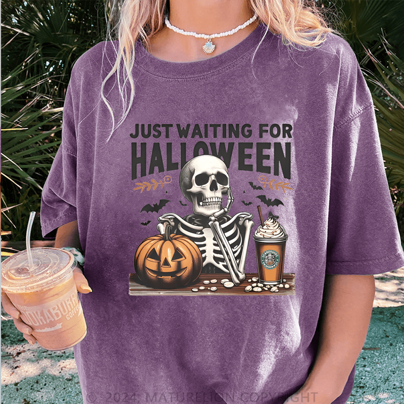 Maturelion Halloween Just waiting for Halloween DTG Printing Washed Cotton T-Shirt