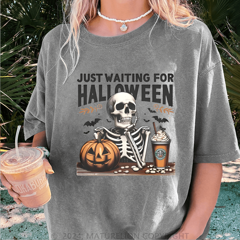 Maturelion Halloween Just waiting for Halloween DTG Printing Washed Cotton T-Shirt